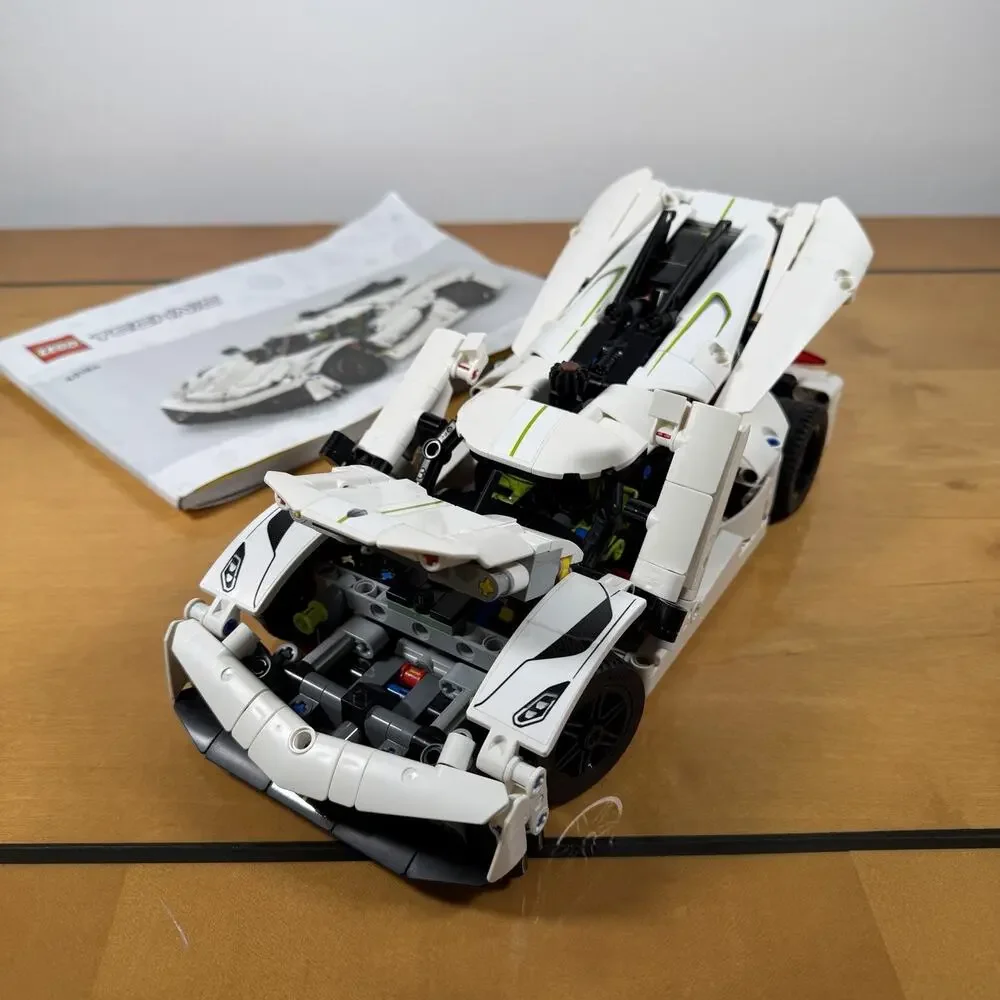 Rare LEGO Technic Koenigsegg Jesko Absolut White Hypercar 42184 Rare!